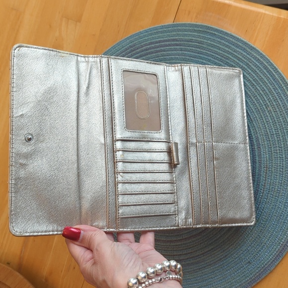 Nine West Quilted Cream Tri Fold Clutch/Wallet Classic Mothers Day Gift Idea - Picture 4 of 11